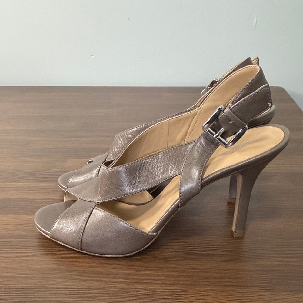 Michael Kors‎ Taupe Slingback Peep-toe Heels Sz 9.5 NWOT - Picture 3 of 10